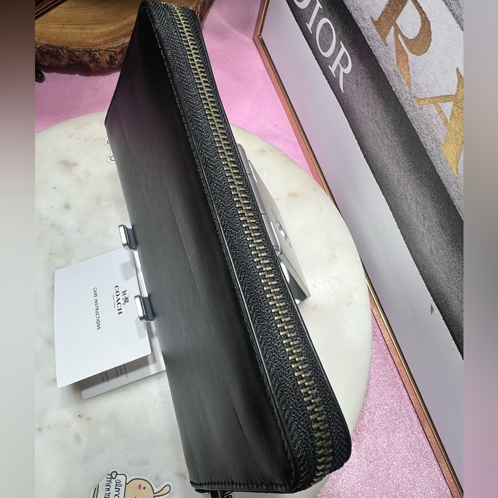 Coach Disney according zip Wallet with Mickey Mouse NWOT - Picture 6 of 13